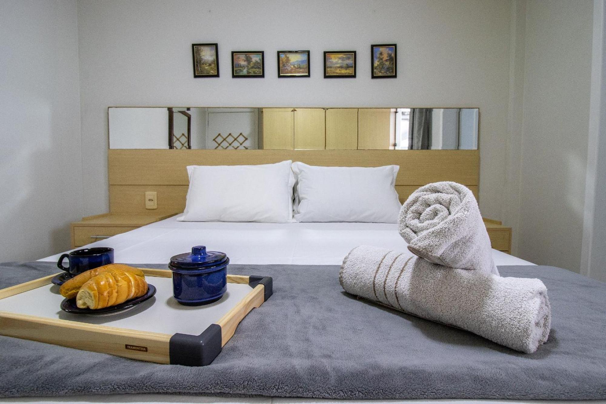 Mau21 - Av. Brasil. 3 Dorm, Climatizado, Churrasq Apartamento *