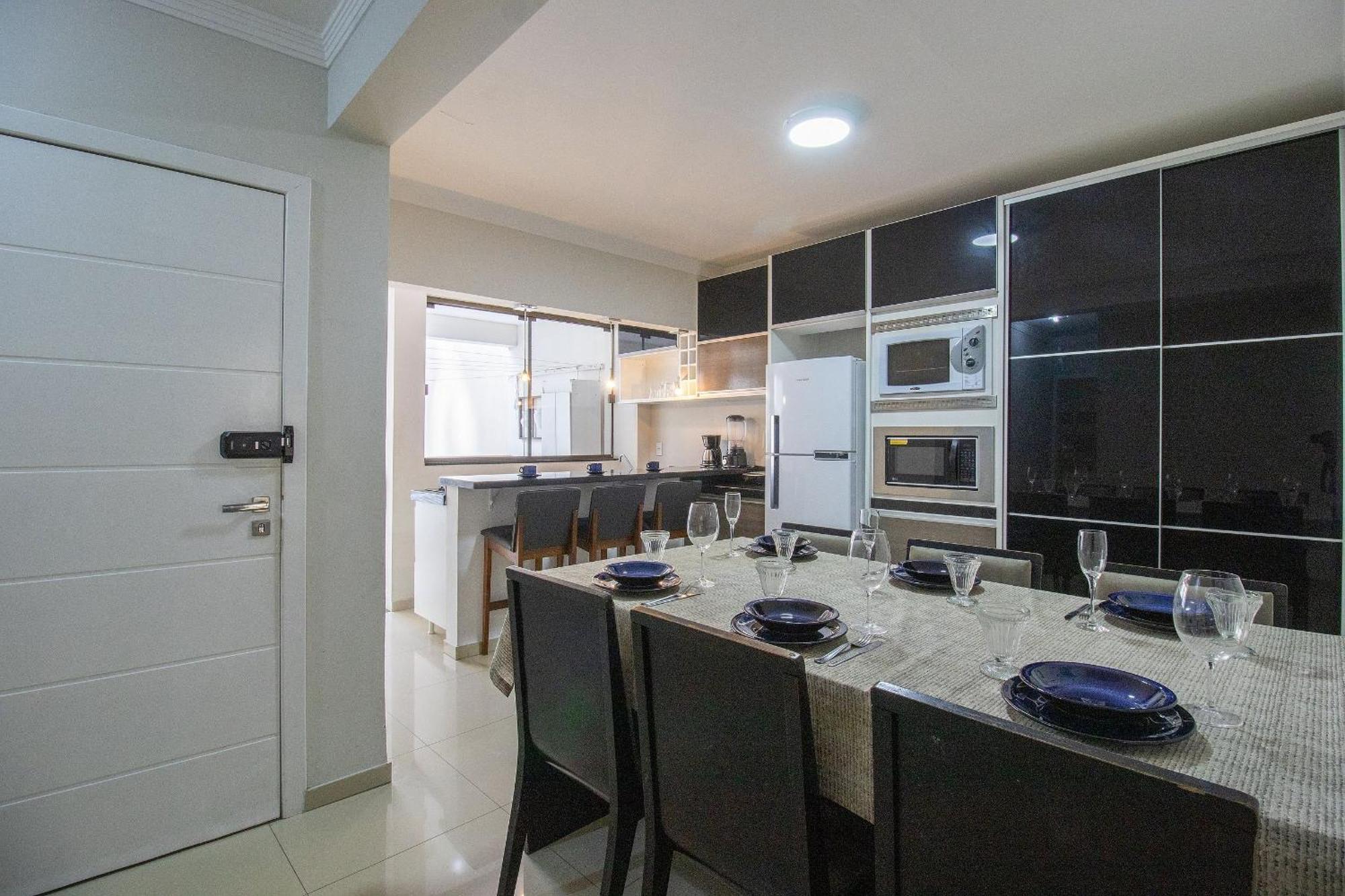 Mau21 - Av. Brasil. 3 Dorm, Climatizado, Churrasq Apartamento *